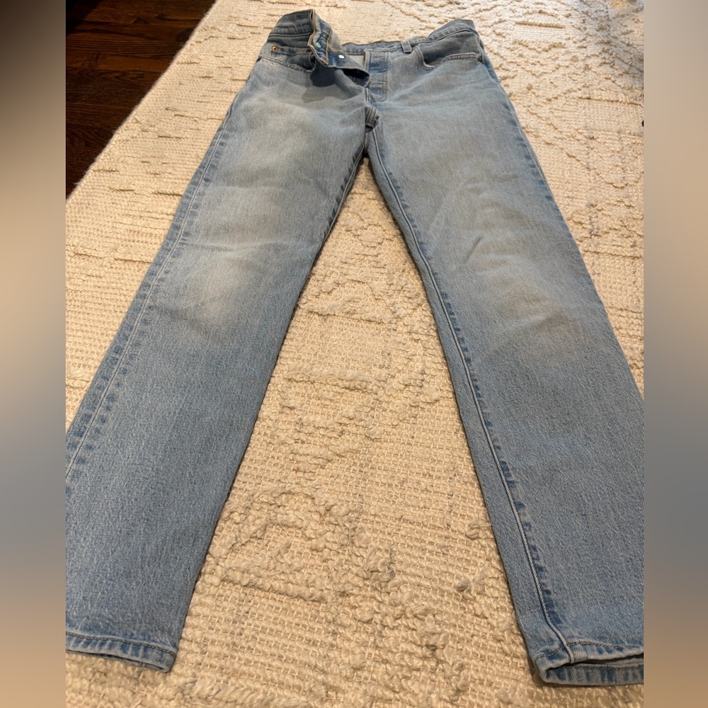Levi's 501 Jeans - Original Fit 501 Jeans - medium wash Size 28 - Picture 3 of 7